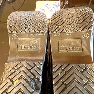 Practically new navy blue leather dansko clogs. Size 38.